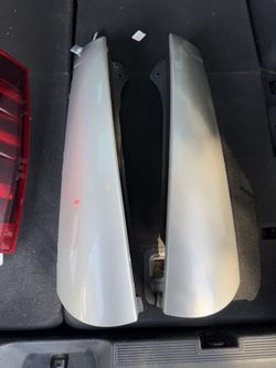 07-14 tahoe / yukon rear pillars