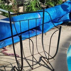 Table Holder Great For Bathrooms Or Pools