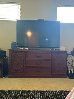 Dresser/entertainment center