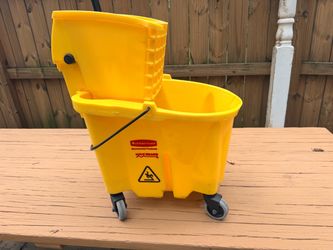 Mop bucket