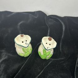 Vintage Ceramic Salt And Pepper Shakers Jugs Cactus
