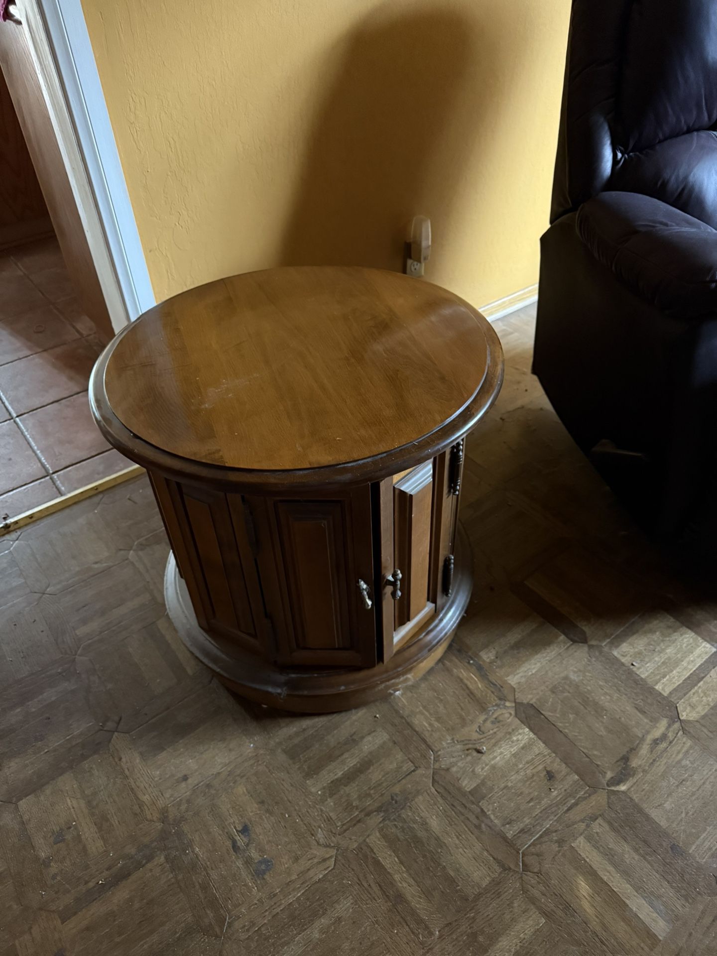 Wooden Round Coffee Table FREE!!!!