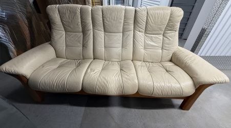 Skandesign Ekornes Stressless Leather Reclining Couch