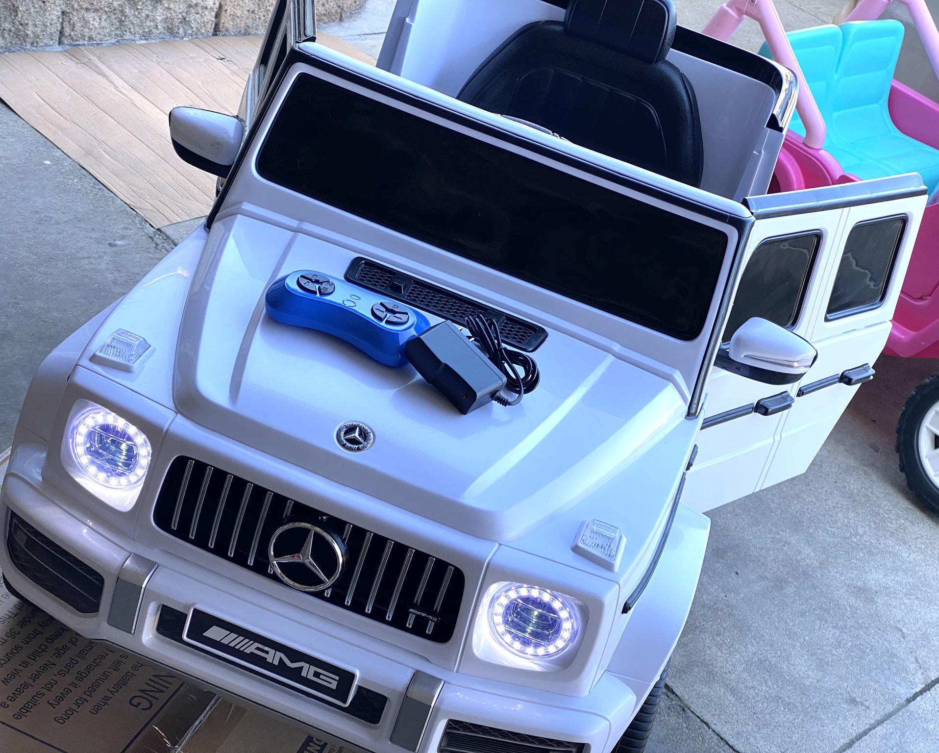 NEW CONDITION Mercedes Benz AMG G63 G-Wagon 12volt Electric Kid Ride On Car Power Wheels