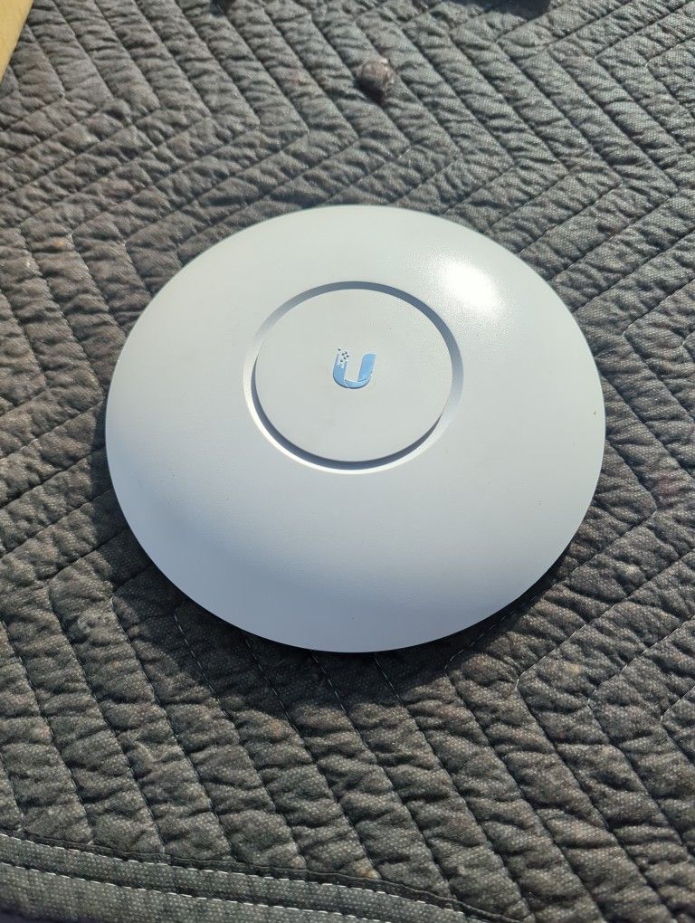 Ubiquiti Wireless Access Point (AP Pro)