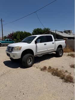 2005 Nissan titan