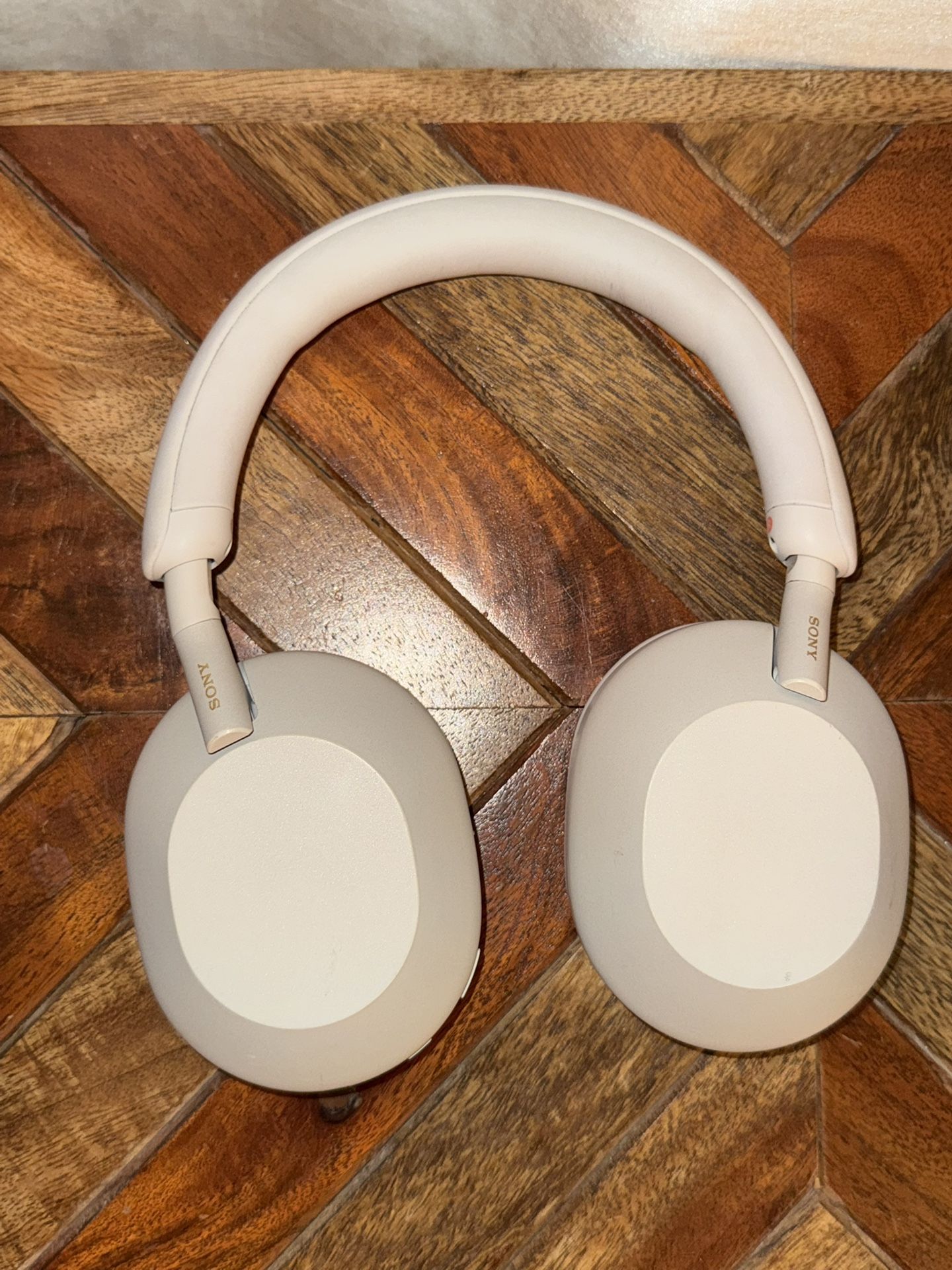Sony Wh-1000xm5