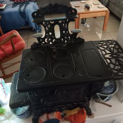 Cast Iron Stove, Toy Or Display