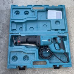 Makita Saw Jr3050t