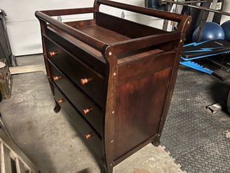 Free Baby changing table