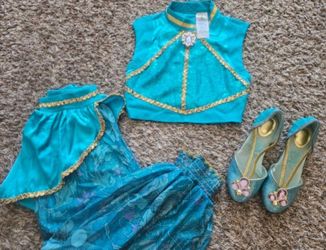 Jasmine Costume Size 7/8 Shoe Size 2/3