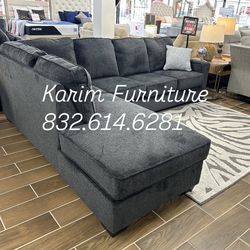ASHLEY NEW GRAY SECTIONAL COUCH