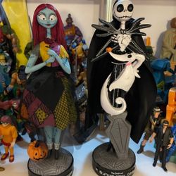 The Nightmare Before Christmas-Jack Skellington & Sally Figurine