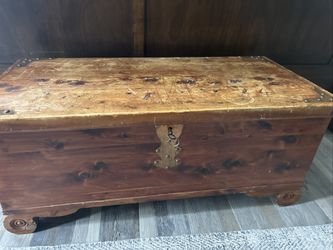  Wood Chest W Key
