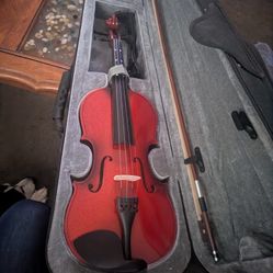 VIOLIN MINT CONDITION WITH CASE