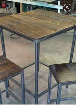 Personal small table with 2 stools