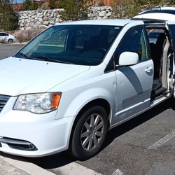 2015 Chrysler Town & Country Minivan