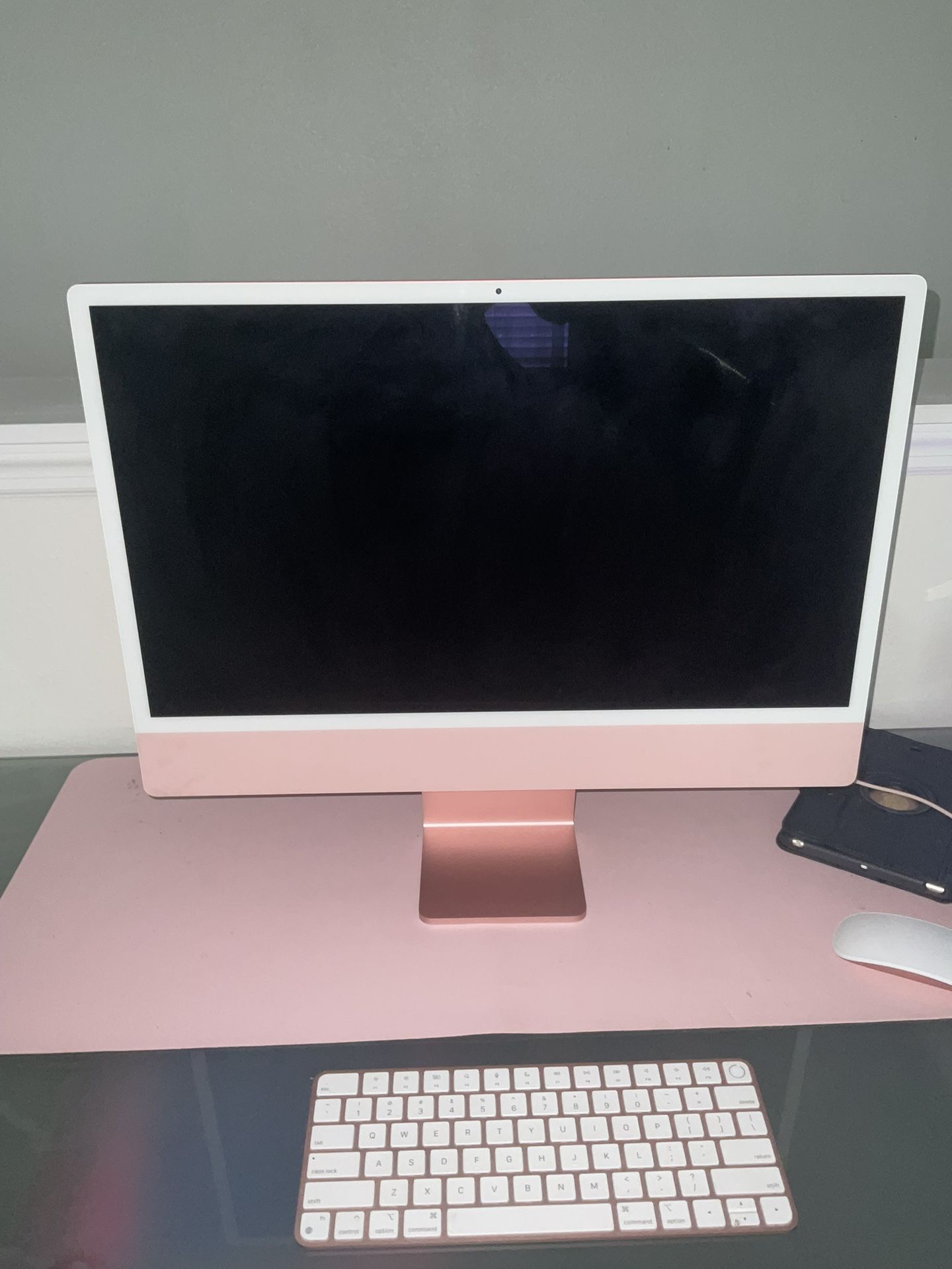 Pink apple desktop