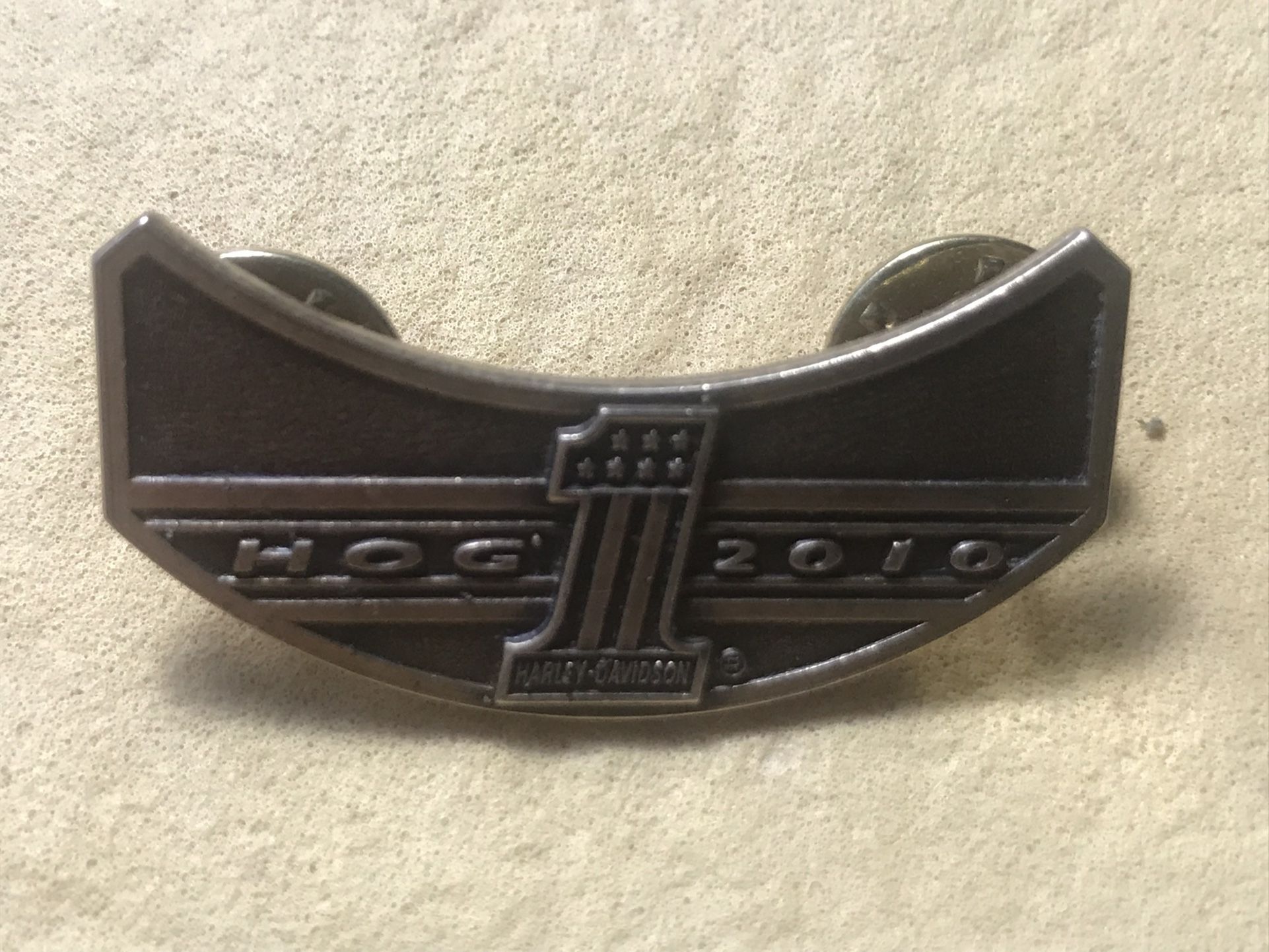 NICE 2010 Harley Davidson Motorcycles Harley's Owner's Group HOG #1 Lapel Pin
