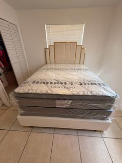 Queen mattress pillow top set with box spring (2pc - new) BED ISNT INCLUDED