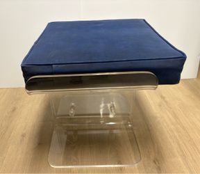 Stool clear lucite 1970’s