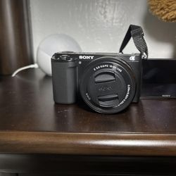 Sony Zv- E10