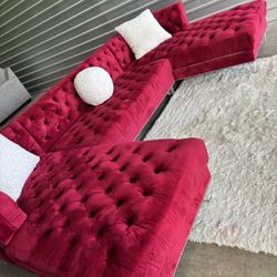 Nice Sectional Sofa Couch (Delivery AVAILABLE)