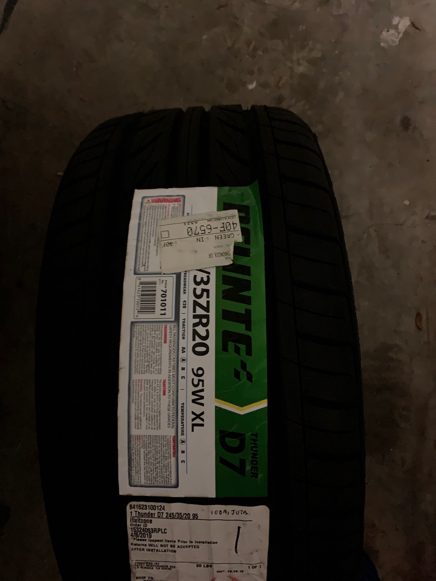 Brand new 20 inch tire 245/35zr20 delinte tire