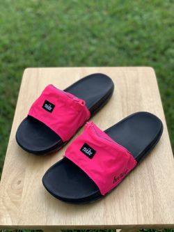 Size 13 Nike Be True Slides Sandals 