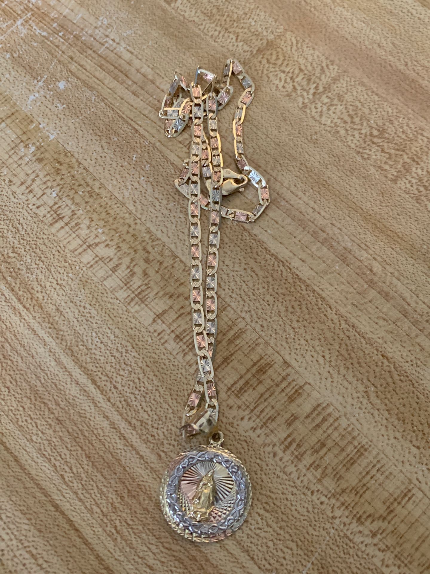 Cadena de oro de 14 kilates