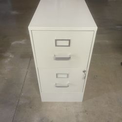 2  Drawer File Cabinet with Lock And Keys. 