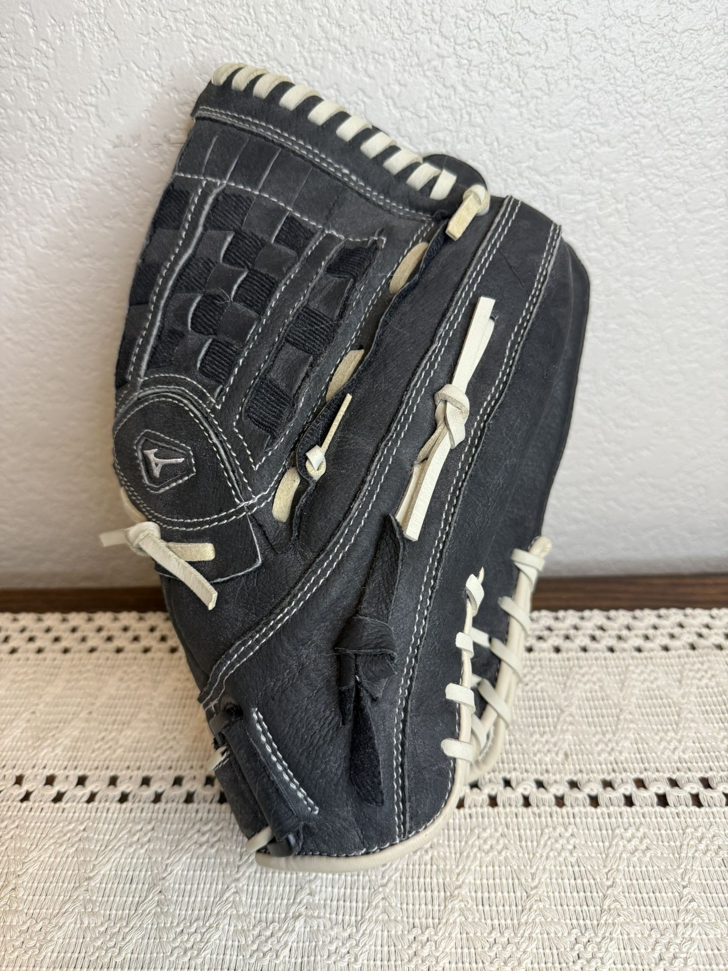 Mizuno 14 Inch Glove