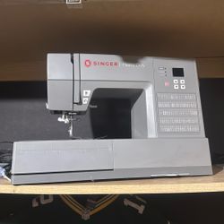 Singer Heavy Duty Sewing Machine 