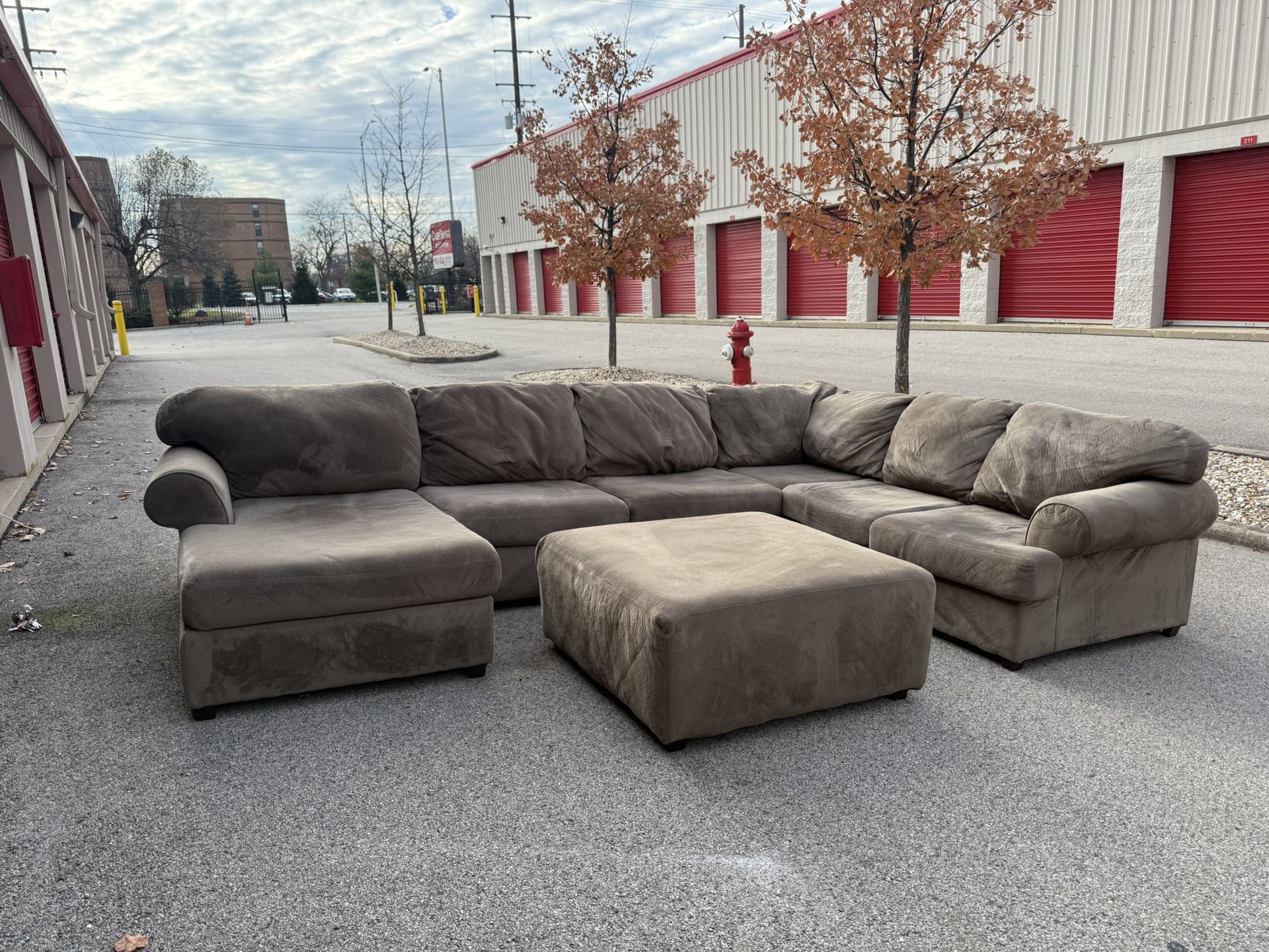 Ashley Furniture Sectional + Ottoman – Free Curbside Delivery  