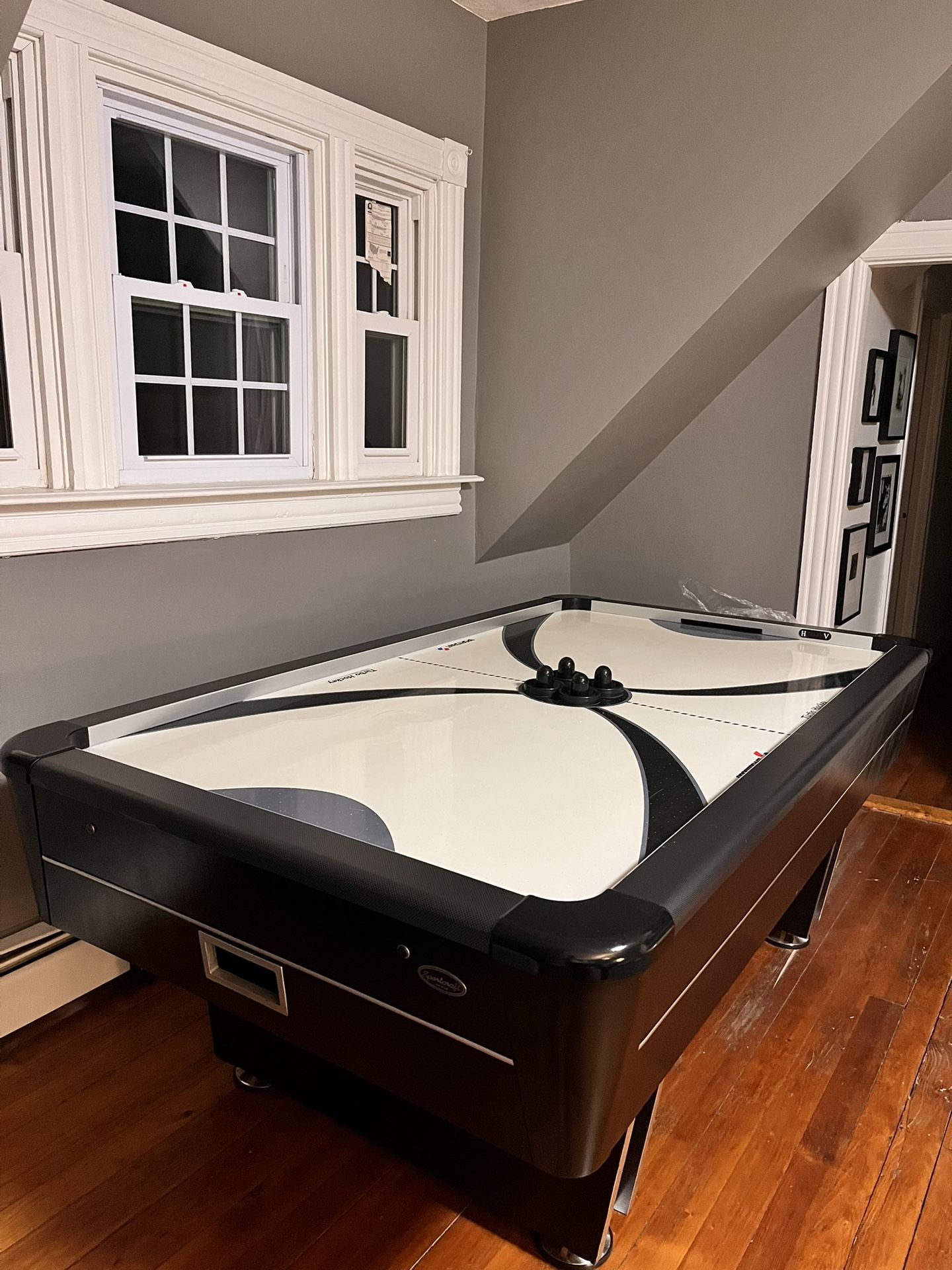 Air Hockey Table