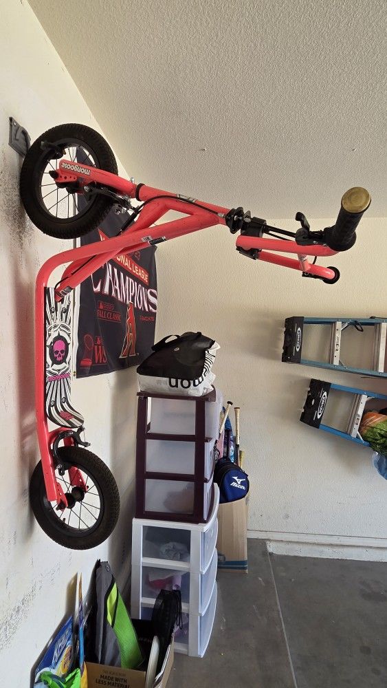 Mongoose Scooter