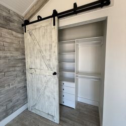 Beautiful Farmhouse Style Barn, Doors With All Install Hardware