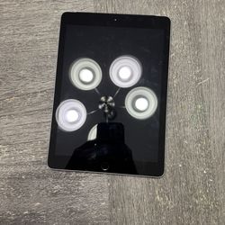 iPad 5th generation WiFi + cellular 32gb