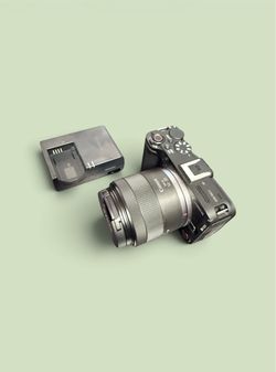 Canon R50V Body + Kit Lens