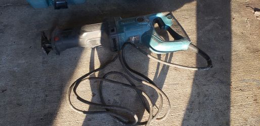 Makita sawsall come with carrying case and a new Blade. $85.00