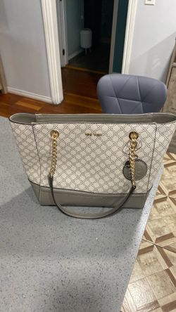 Nine west