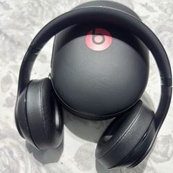 Beats by Dr. Dre Studio B0501 Headphone Wireless Noise Cancelling Case And Cord