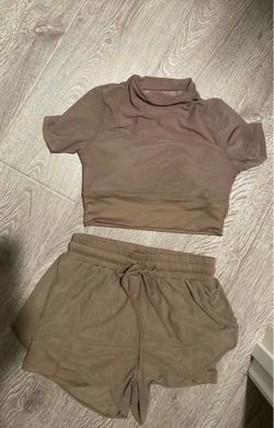 Beautiful  Lululemon mesh set size xs