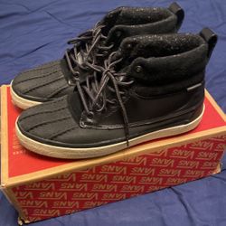 Men’s Size 9.5 Vans 