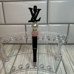 Black LV Focal Bead Pen for Sale in Los Angeles, CA - OfferUp