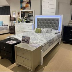 4PC Queen Bedroom Set