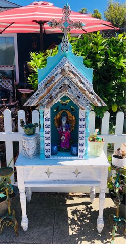 PRAYER BOX WITH TABLE