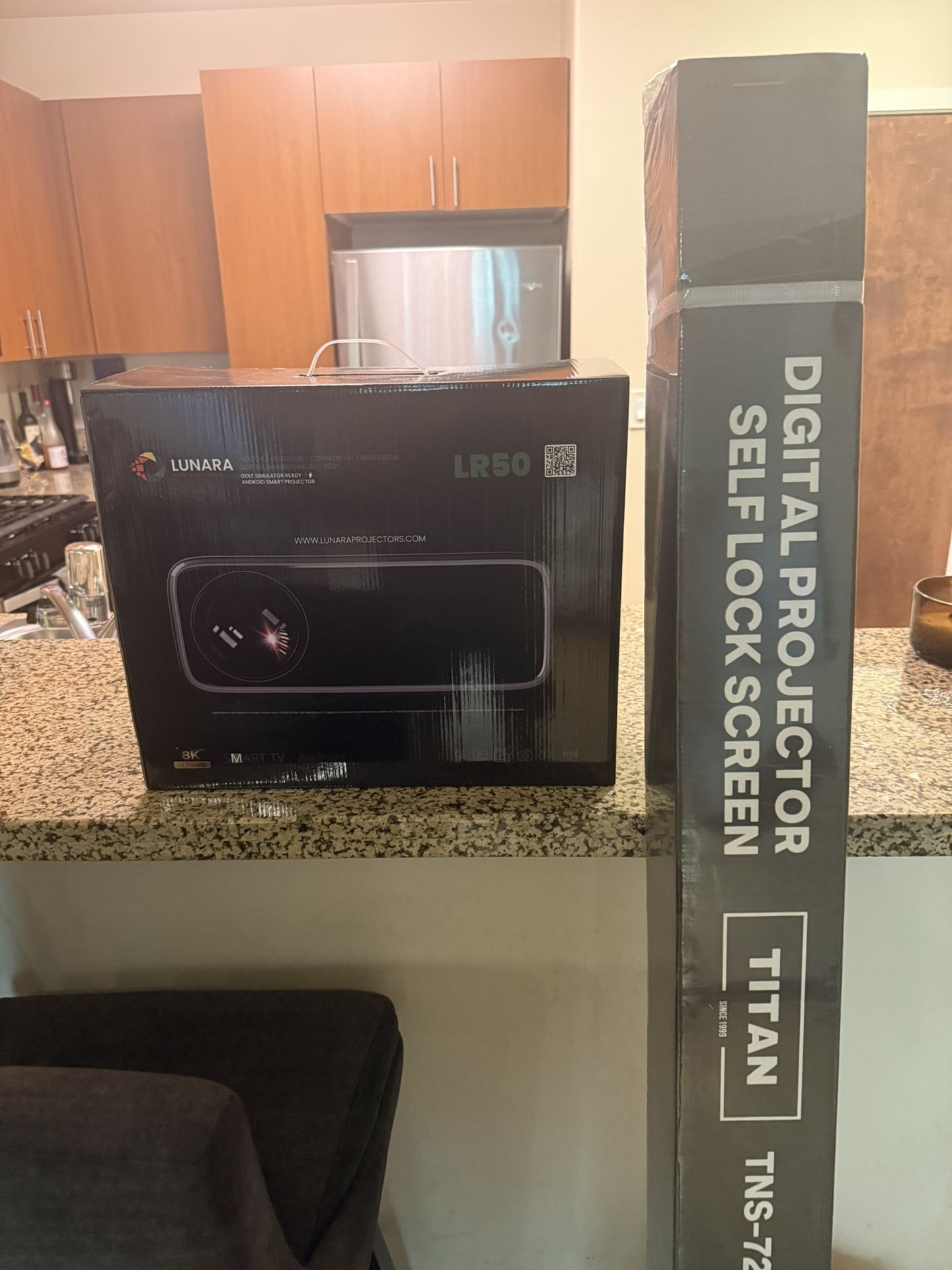 Lunara LR50 8k Ultra HD Smart TV Projector 