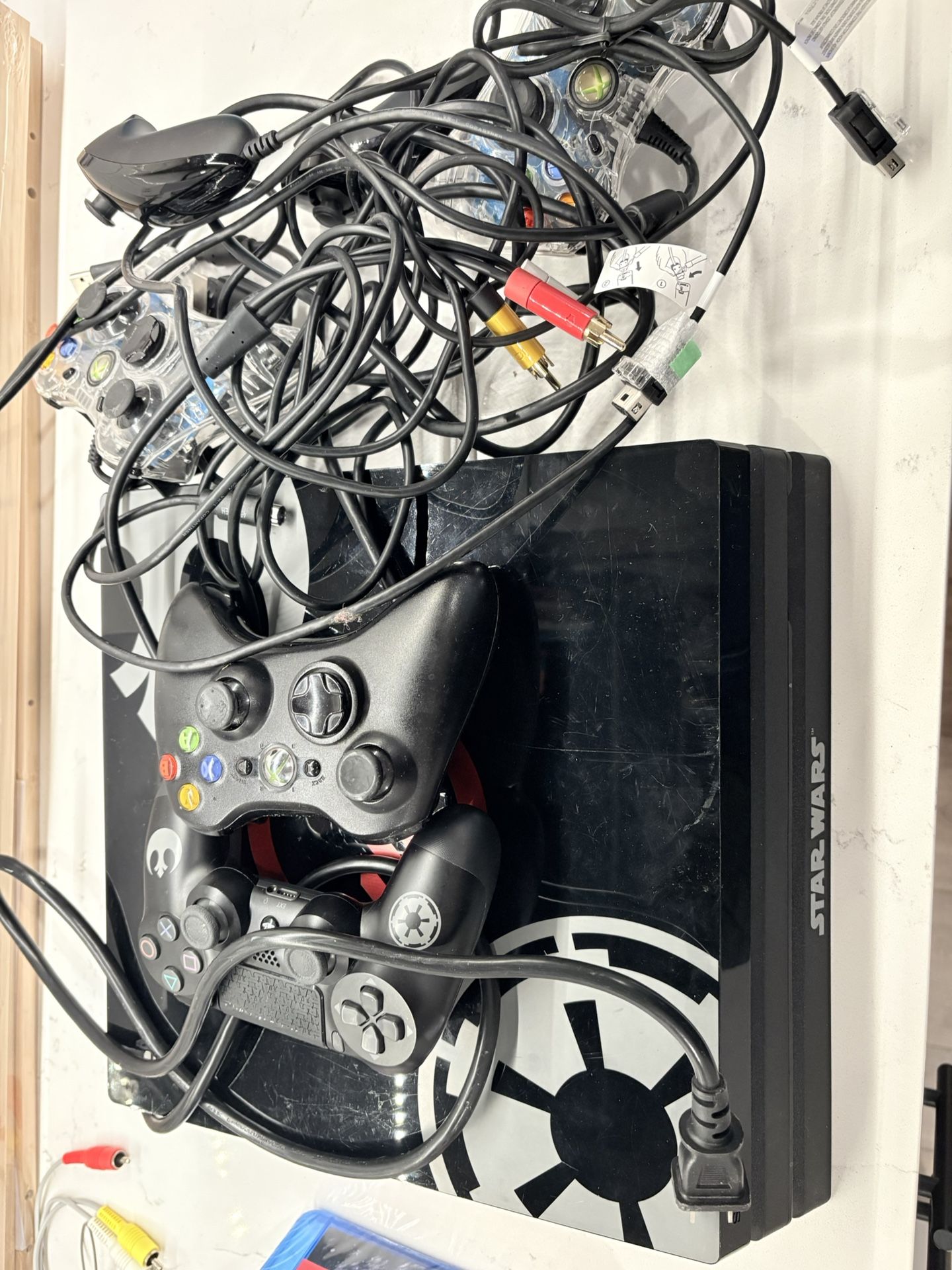 PS4 With 4 Controllers and Game Blueray Bundles 