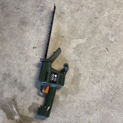Black and Decker Electric Saw 